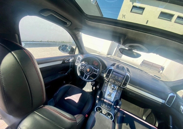 Porsche Cayenne cena 215200 przebieg: 166000, rok produkcji 2015 z Łódź małe 781